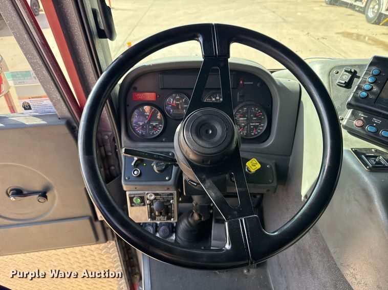 image for item DO7602 2007 Spartan Gladiator pumper fire truck