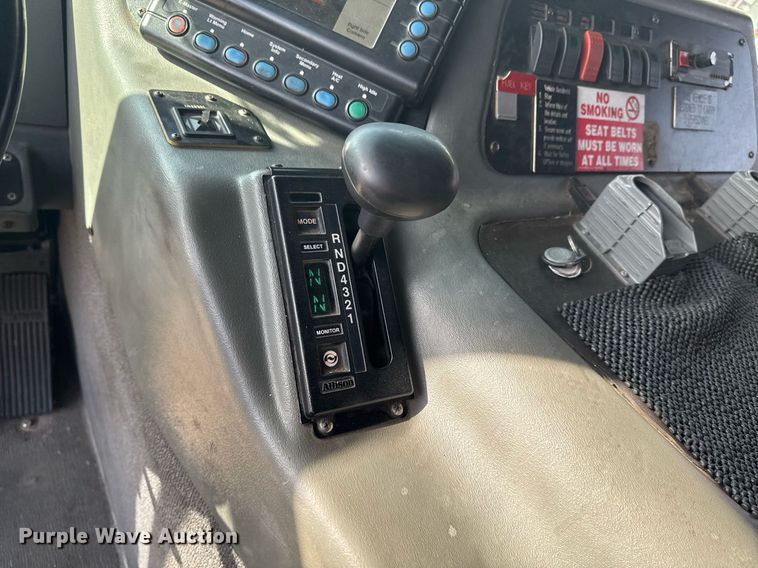 image for item DO7602 2007 Spartan Gladiator pumper fire truck