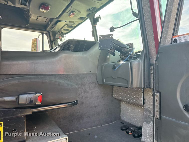 image for item DO7602 2007 Spartan Gladiator pumper fire truck