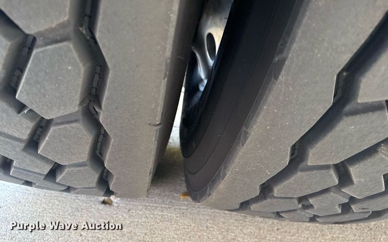 image for item DO7602 2007 Spartan Gladiator pumper fire truck