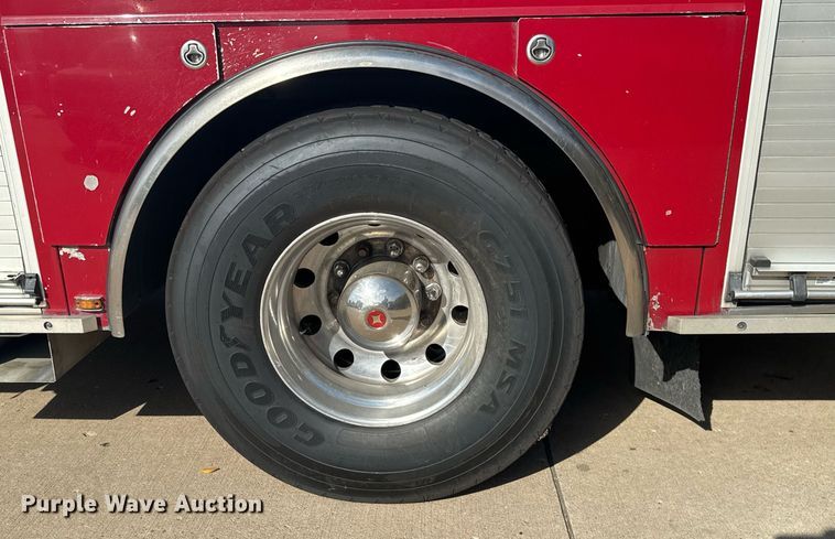 image for item DO7602 2007 Spartan Gladiator pumper fire truck