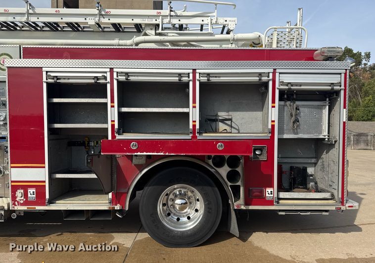 image for item DO7603 2005 Spartan Gladiator Crimson ladder fire truck
