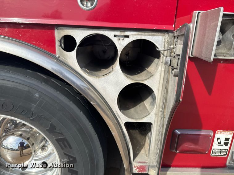 image for item DO7603 2005 Spartan Gladiator Crimson ladder fire truck