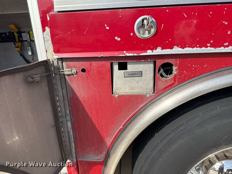 image for item DO7603 2005 Spartan Gladiator Crimson ladder fire truck