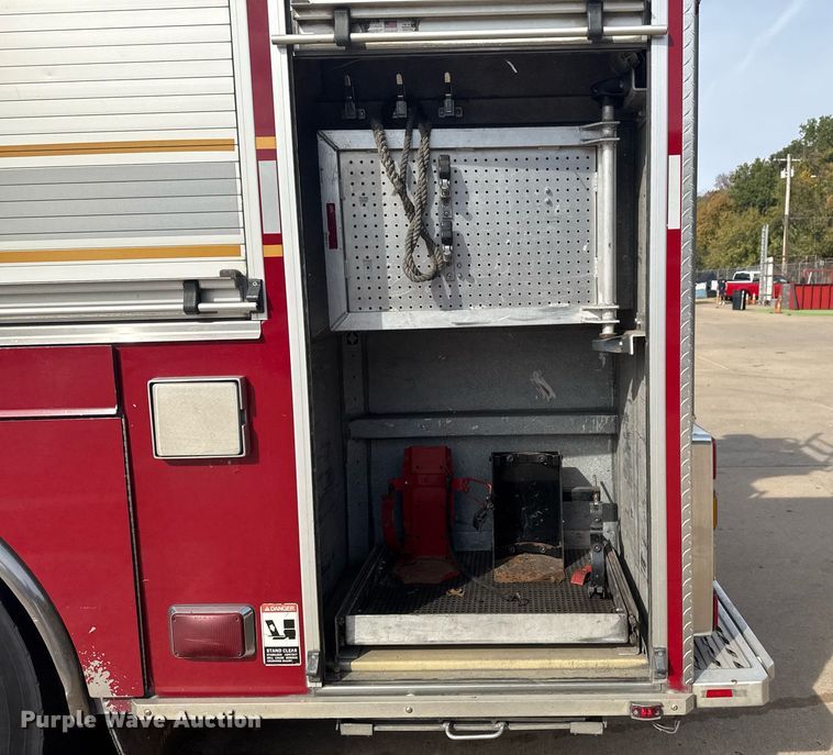 image for item DO7603 2005 Spartan Gladiator Crimson ladder fire truck