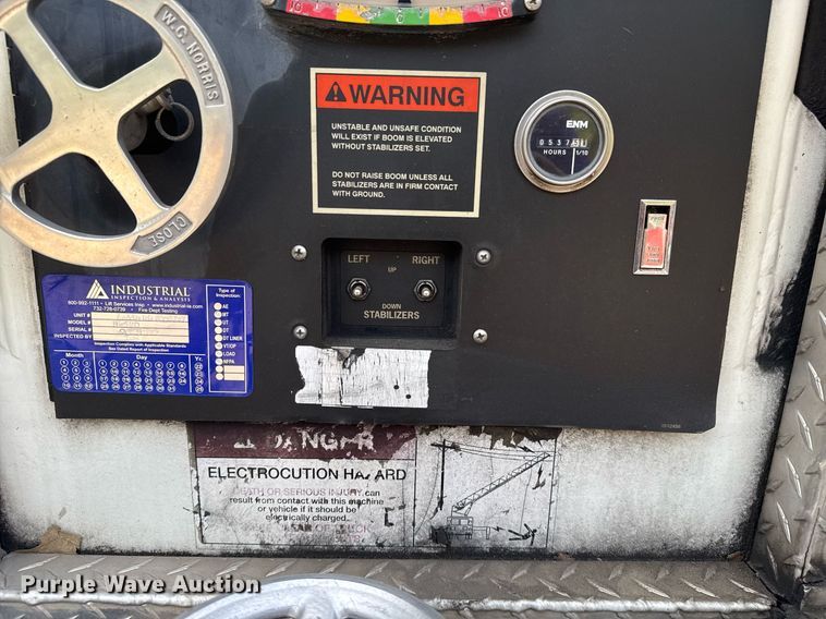 image for item DO7603 2005 Spartan Gladiator Crimson ladder fire truck