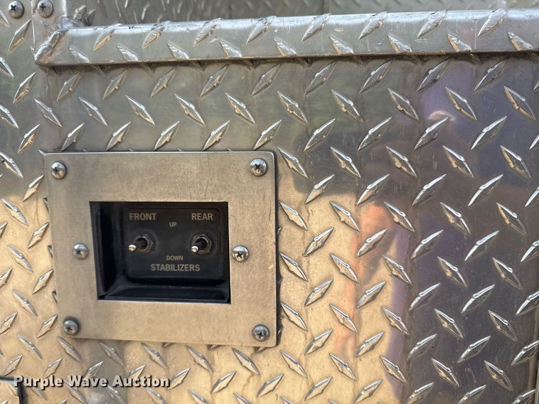 image for item DO7603 2005 Spartan Gladiator Crimson ladder fire truck