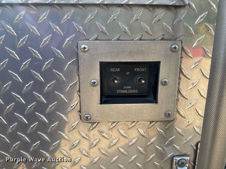 image for item DO7603 2005 Spartan Gladiator Crimson ladder fire truck