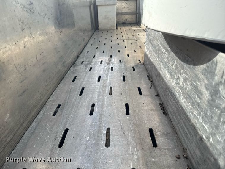 image for item DO7603 2005 Spartan Gladiator Crimson ladder fire truck