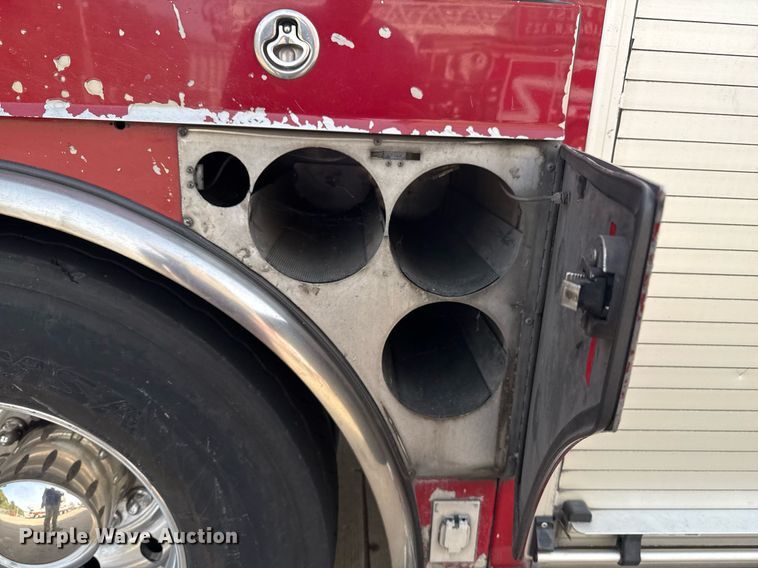 image for item DO7603 2005 Spartan Gladiator Crimson ladder fire truck