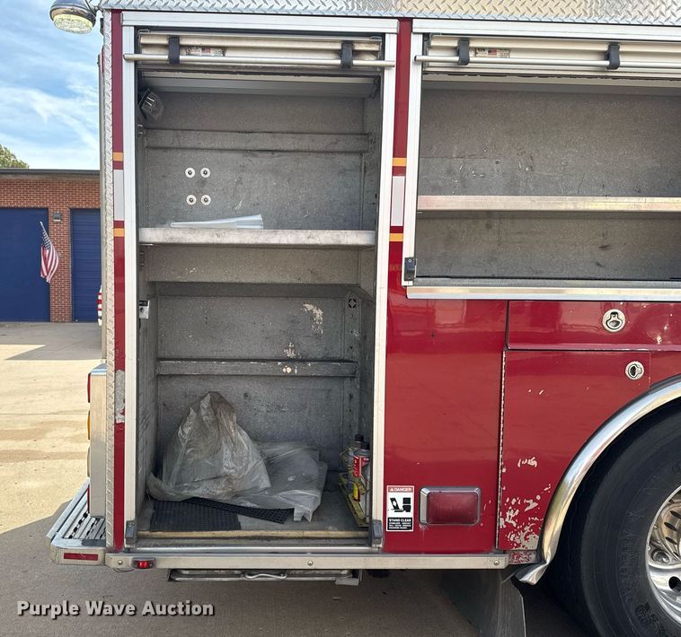 image for item DO7603 2005 Spartan Gladiator Crimson ladder fire truck