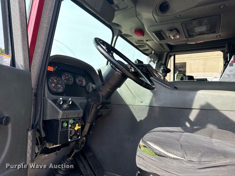 image for item DO7603 2005 Spartan Gladiator Crimson ladder fire truck