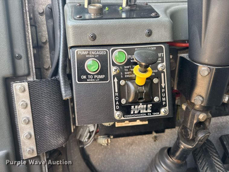 image for item DO7603 2005 Spartan Gladiator Crimson ladder fire truck