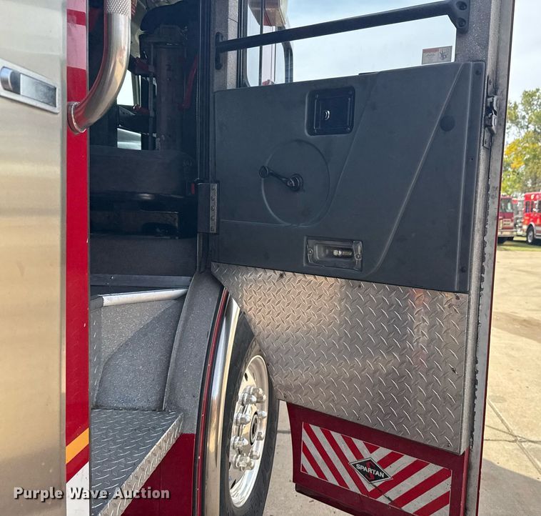 image for item DO7603 2005 Spartan Gladiator Crimson ladder fire truck