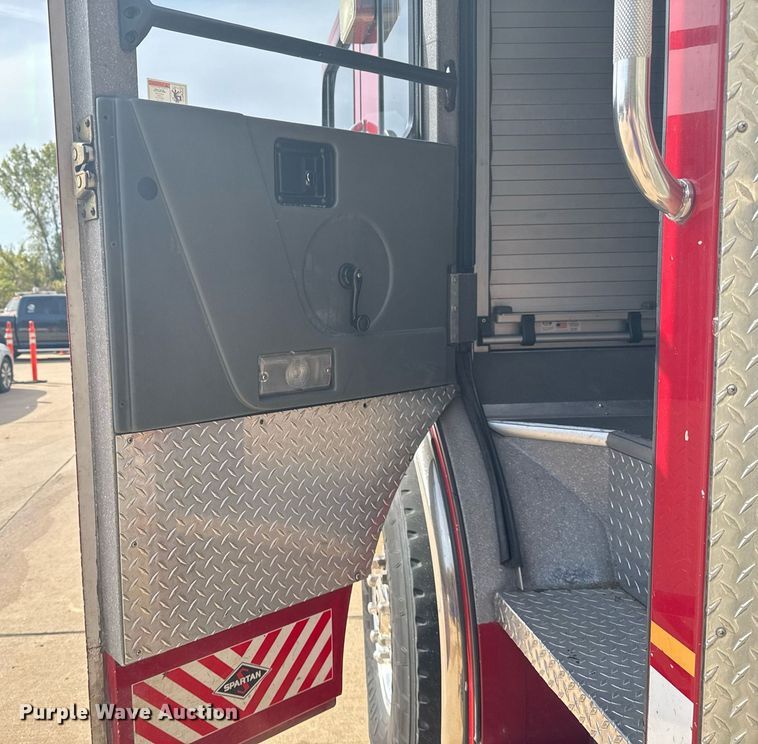 image for item DO7603 2005 Spartan Gladiator Crimson ladder fire truck