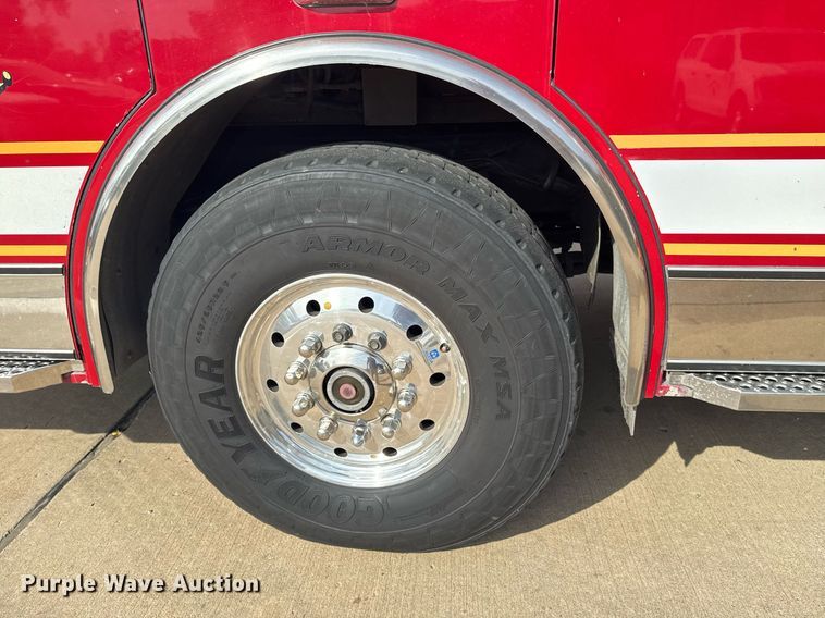 image for item DO7603 2005 Spartan Gladiator Crimson ladder fire truck