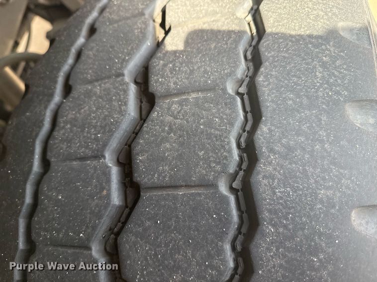 image for item DO7603 2005 Spartan Gladiator Crimson ladder fire truck