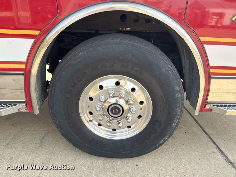 image for item DO7603 2005 Spartan Gladiator Crimson ladder fire truck