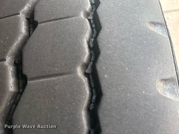 image for item DO7603 2005 Spartan Gladiator Crimson ladder fire truck