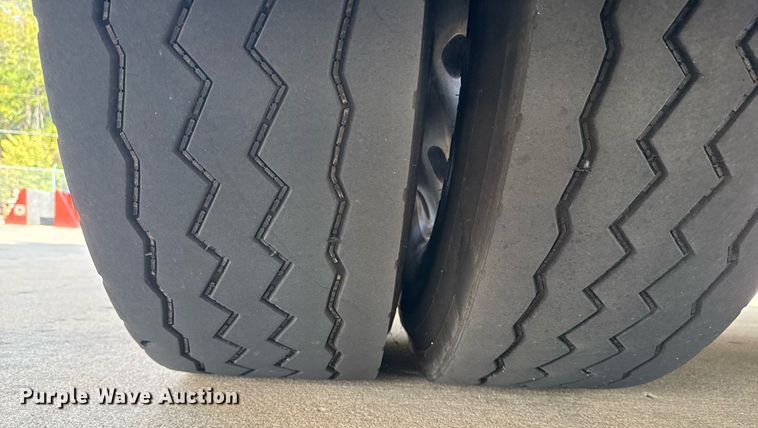 image for item DO7603 2005 Spartan Gladiator Crimson ladder fire truck