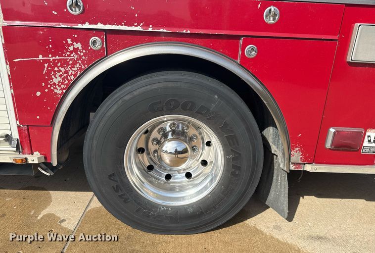 image for item DO7603 2005 Spartan Gladiator Crimson ladder fire truck