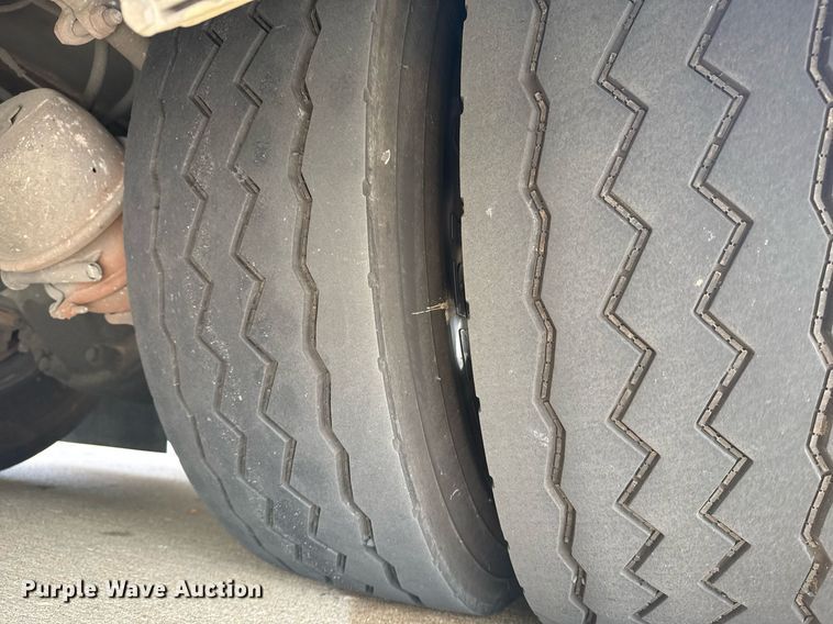 image for item DO7603 2005 Spartan Gladiator Crimson ladder fire truck