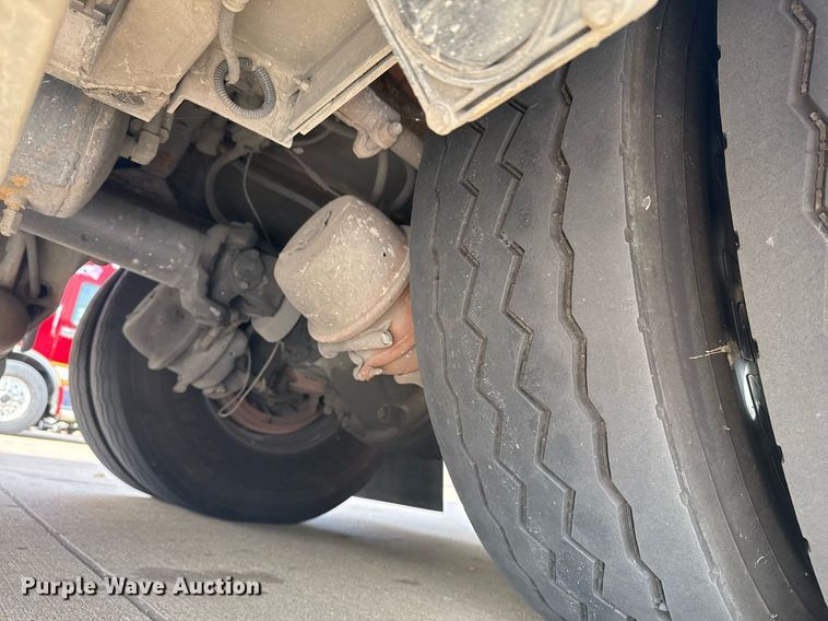 image for item DO7603 2005 Spartan Gladiator Crimson ladder fire truck