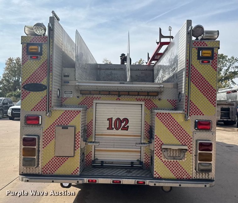 image for item DO7604 2001 Spartan pumper fire truck