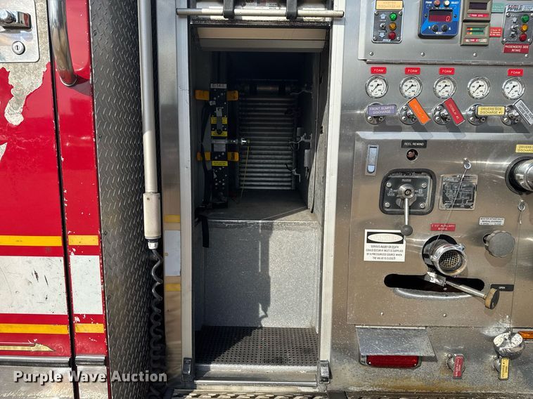 image for item DO7604 2001 Spartan pumper fire truck