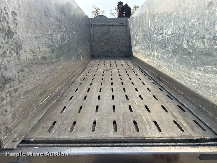 image for item DO7604 2001 Spartan pumper fire truck