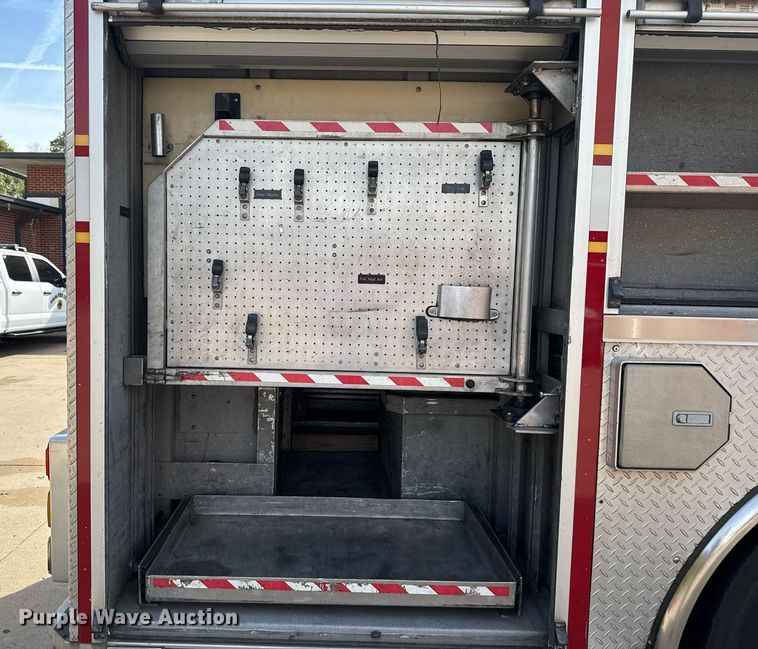 image for item DO7604 2001 Spartan pumper fire truck