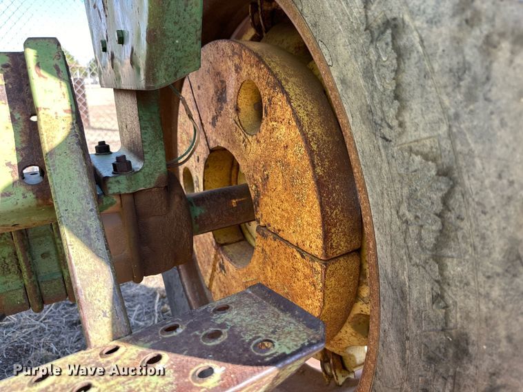 image for item DP5915 John Deere 4020 tractor