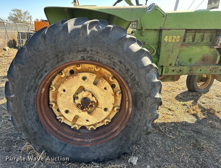 image for item DP5915 John Deere 4020 tractor