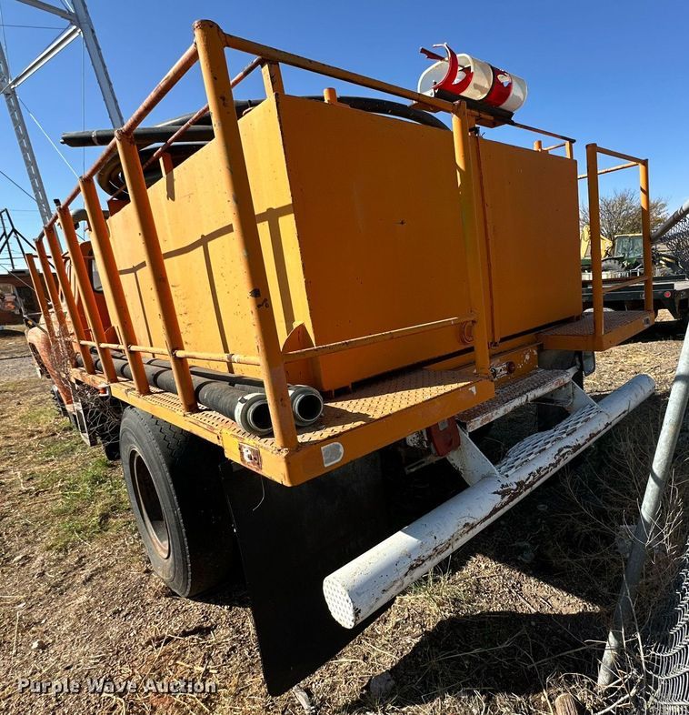 image for item DP5917 1976 Ford F750 fire truck