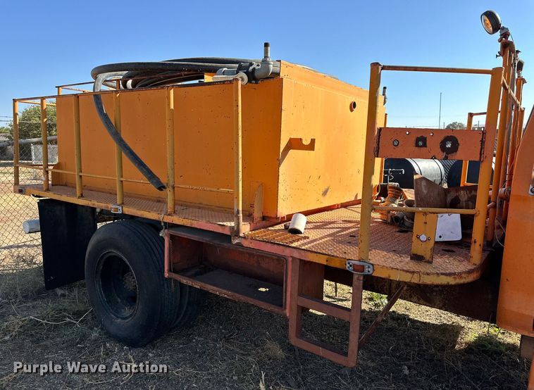 image for item DP5917 1976 Ford F750 fire truck