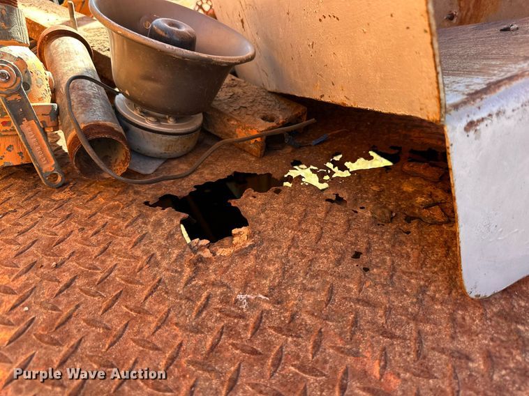 image for item DP5917 1976 Ford F750 fire truck