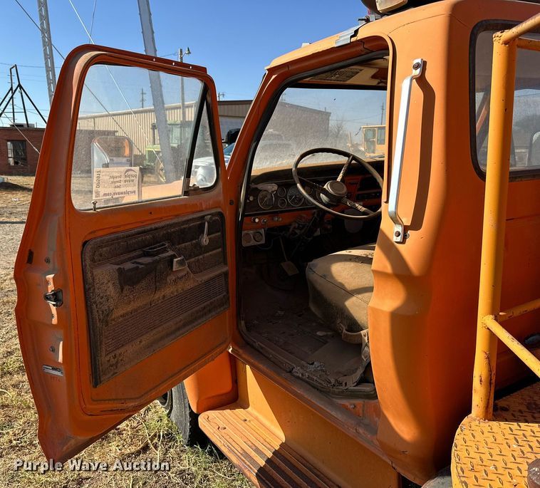 image for item DP5917 1976 Ford F750 fire truck