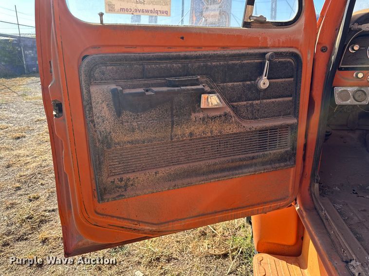 image for item DP5917 1976 Ford F750 fire truck