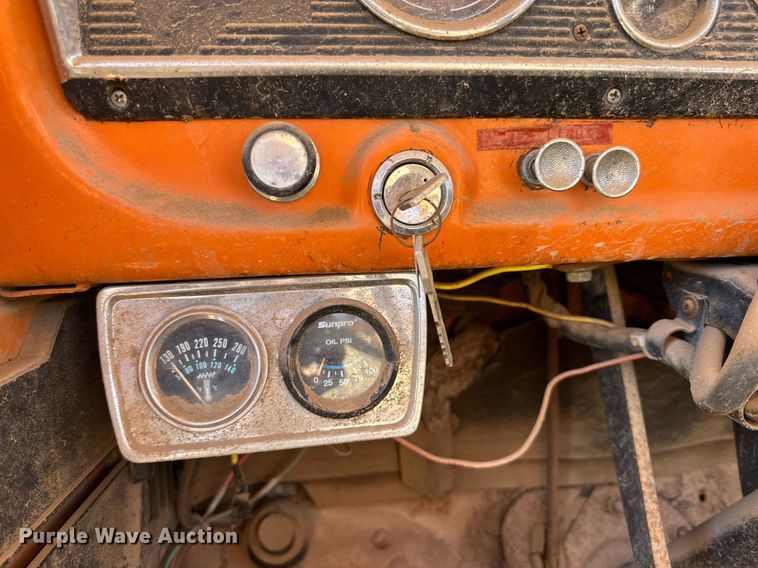 image for item DP5917 1976 Ford F750 fire truck