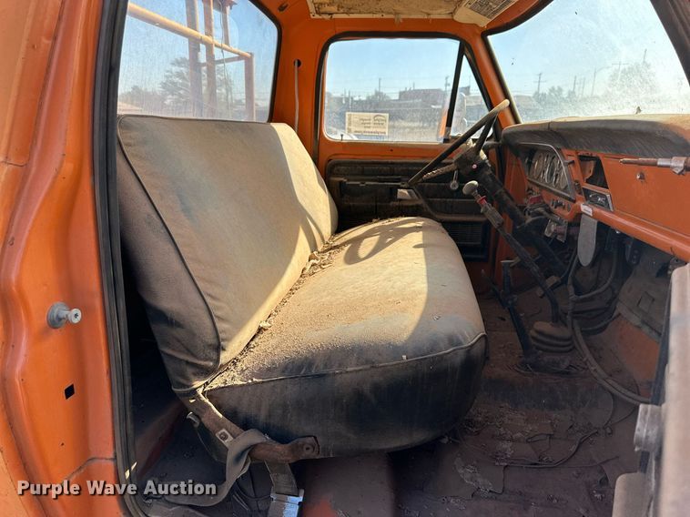 image for item DP5917 1976 Ford F750 fire truck