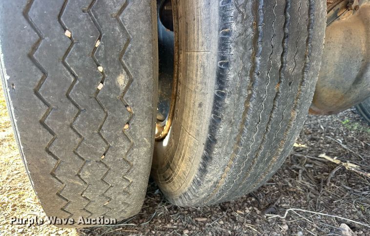 image for item DP5917 1976 Ford F750 fire truck