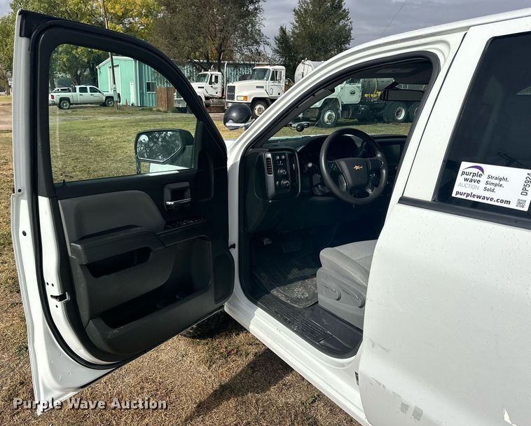 image for item DP5924 2018 Chevrolet Silverado 1500 Crew Cab pickup truck