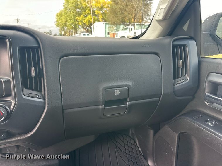 image for item DP5924 2018 Chevrolet Silverado 1500 Crew Cab pickup truck