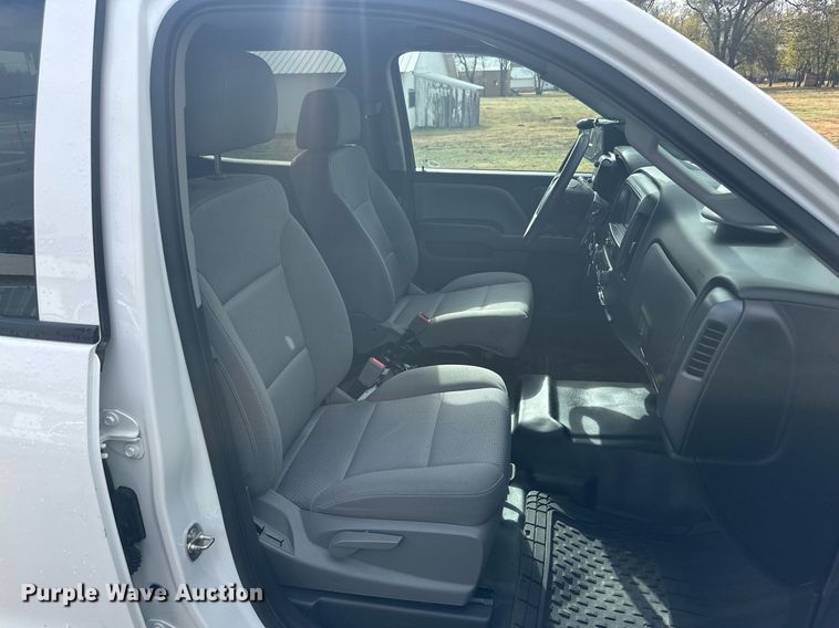 image for item DP5924 2018 Chevrolet Silverado 1500 Crew Cab pickup truck