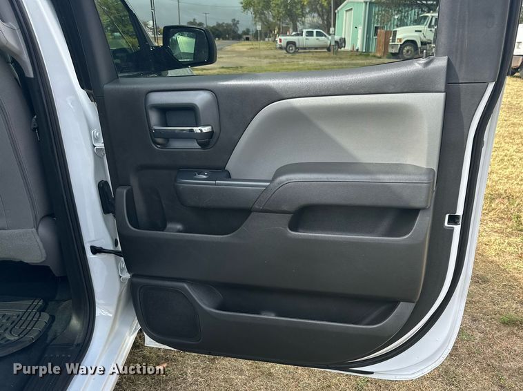 image for item DP5924 2018 Chevrolet Silverado 1500 Crew Cab pickup truck