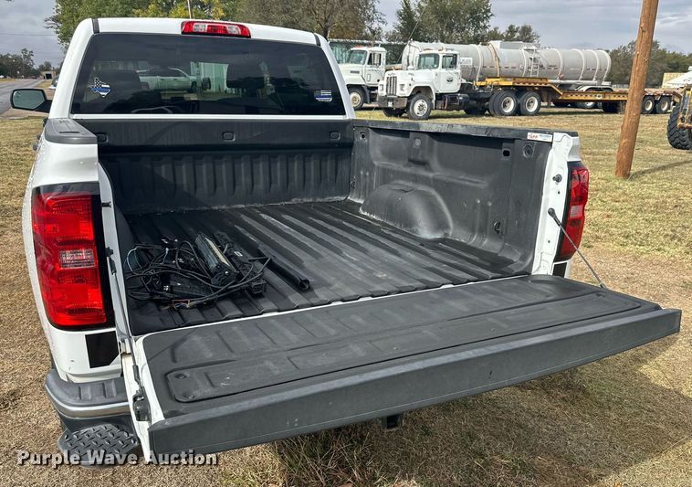 image for item DP5924 2018 Chevrolet Silverado 1500 Crew Cab pickup truck