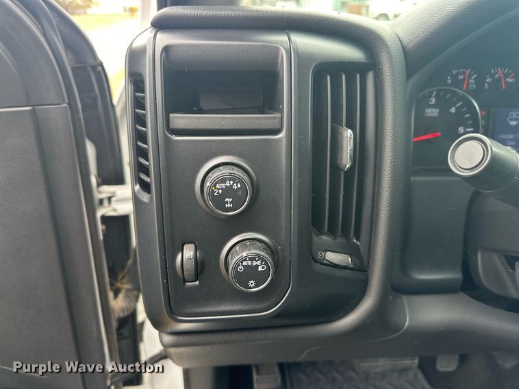 image for item DP5925 2018 Chevrolet Silverado 1500 Crew Cab pickup truck