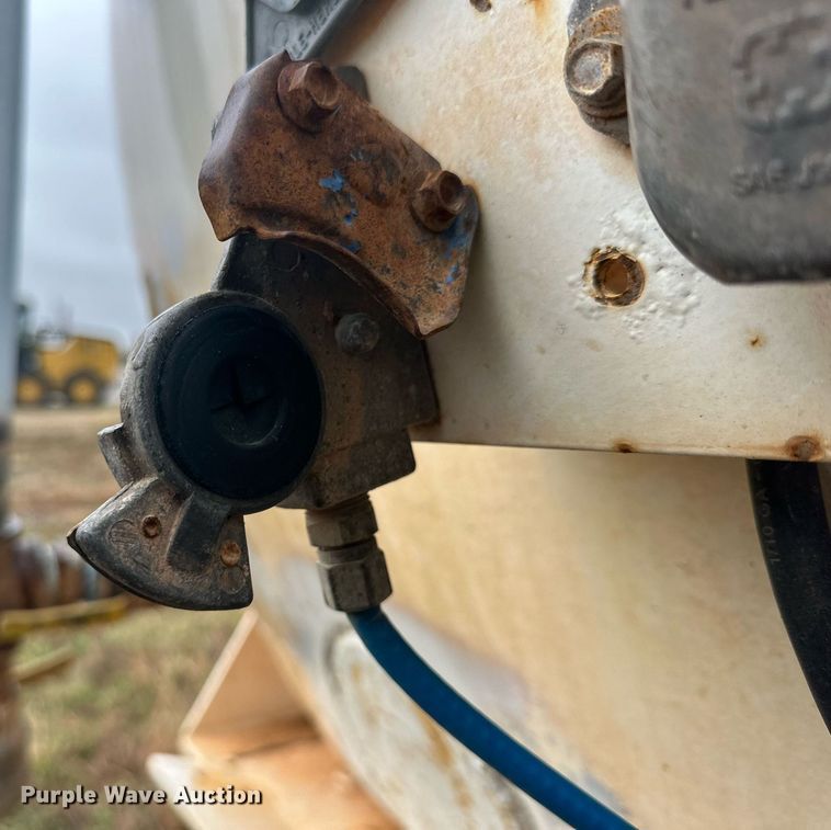 image for item DP5933 2012 Southern Vac vacuum trailer