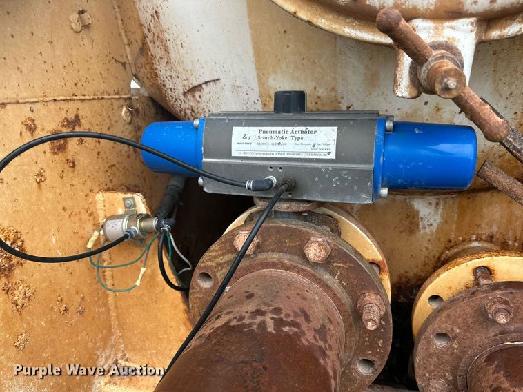 image for item DP5933 2012 Southern Vac vacuum trailer