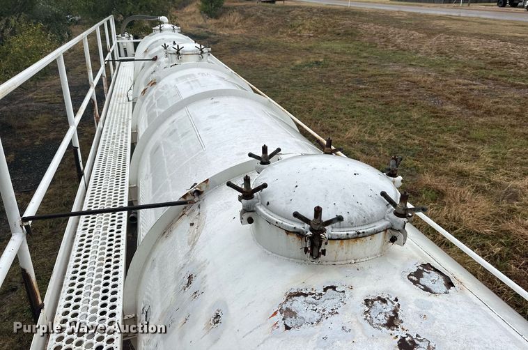 image for item DP5933 2012 Southern Vac vacuum trailer